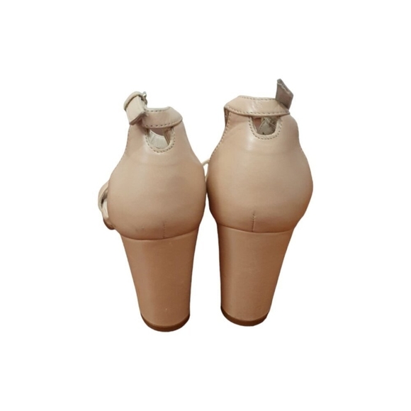 Nearly Nude Stuart Weitzman heels Size 7M - Picture 7 of 11